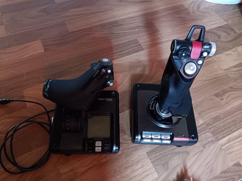 Saitek X52 Pro Flight System - Top Zustand! Selten! | Kaufen auf Ricardo