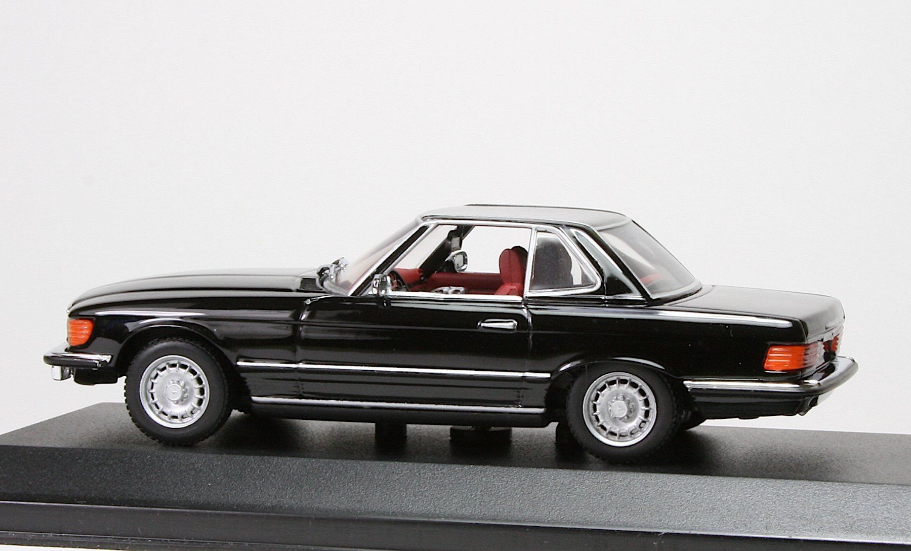 Minichamps Modellini d'auto: Mercedes Benz 350 SL – Usato da Elsau venduto da Peekay8 9