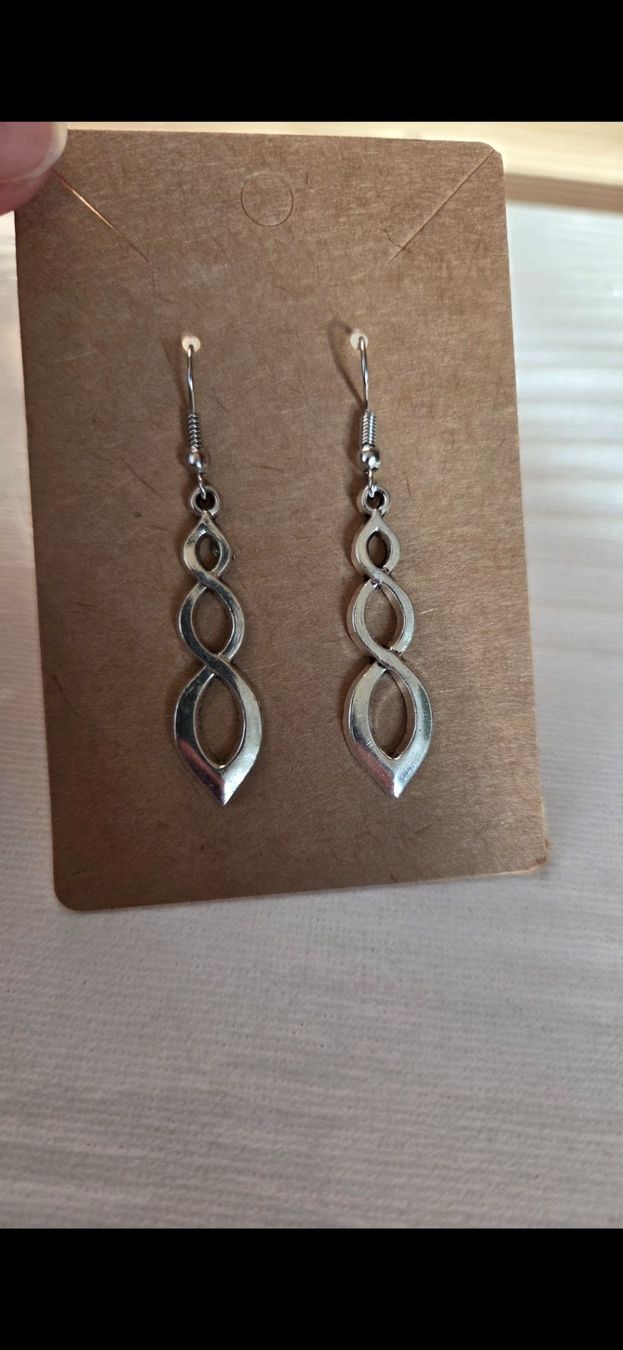 Ohrringe & -stecker: Ohrringe Modeschmuck Boho Style silberfarben NEU – Gebraucht aus Weggis von Leeclipse
