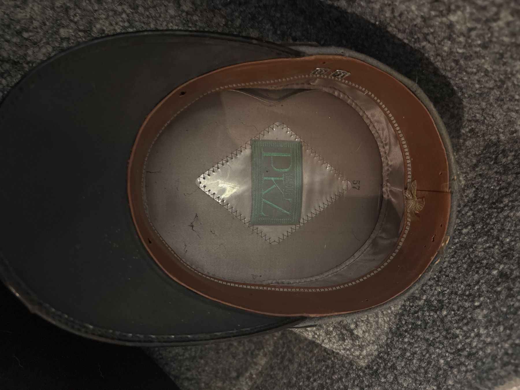 Schweizer Armee Copricapi, berretti & cappellini: Originale Schweizer Armeemütze Offizier, Grösse 57 – Usato da Münchenstein venduto da sil_h6c9 3
