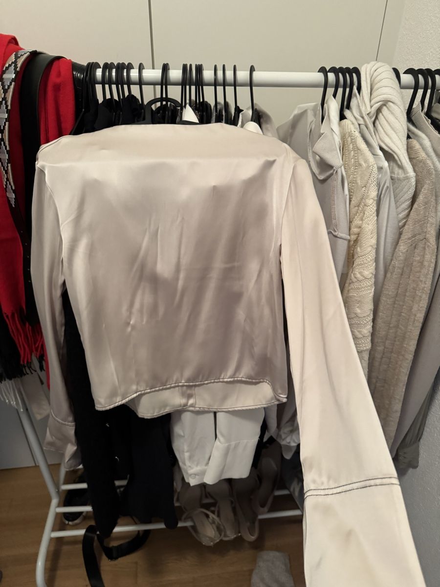 H&M Camicette: Neue H&M Bluse Grösse XS – Nuovo e nell'imballaggio originale da Kradolf venduto da ij5