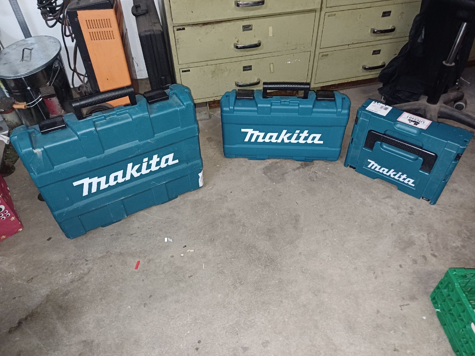 Valigie: 3 Makitakoffer Leer – Usato da Wangenried venduto da Recycler94