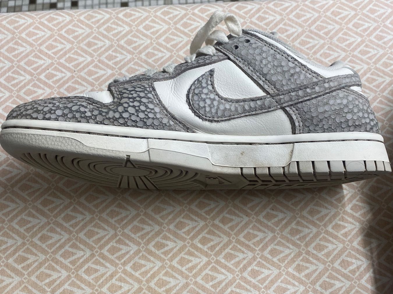 Nike Herrenschuhe: Nike Dunk Low Grey Python gr 40 – Gebraucht aus steinen von  1