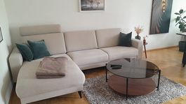 Neuwertiges Sofa in beige