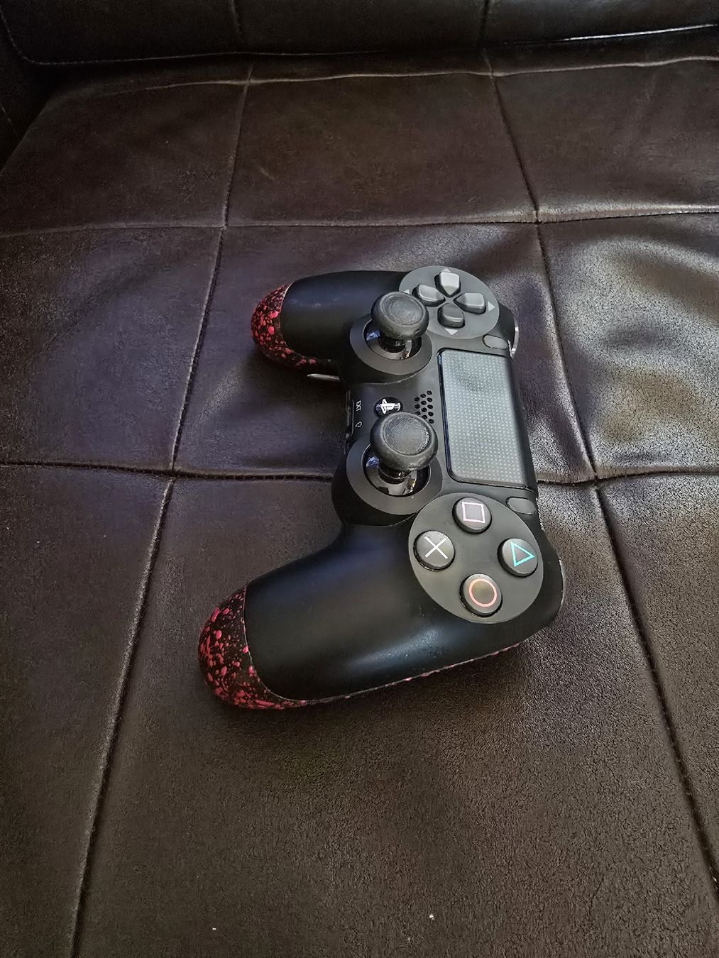 Sony Konsolen: PS4 Controller Schwarz – mit 2 Paddles – Gebraucht aus Bronschhofen von dvnb 2