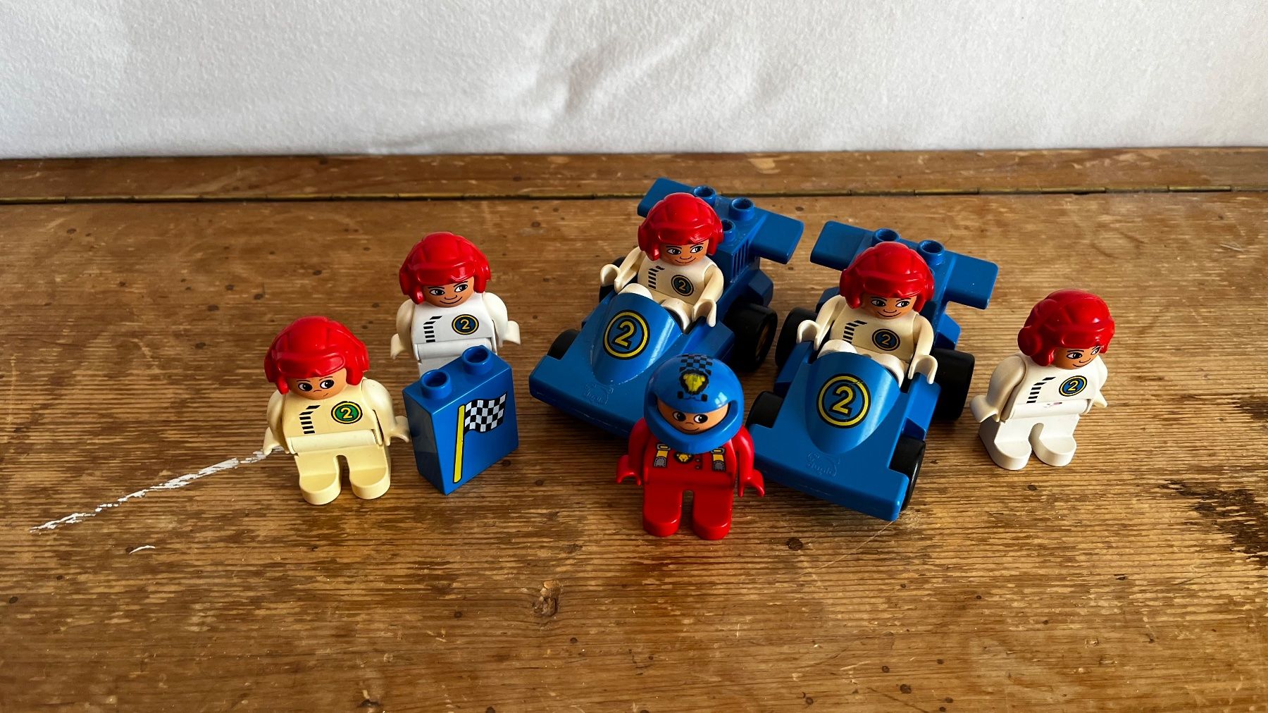 Lego Statuette: LEGO Duplo Formel 1 Rennauto Rennfahrer – Usato da Ennetbaden venduto da teo_yg9s 1