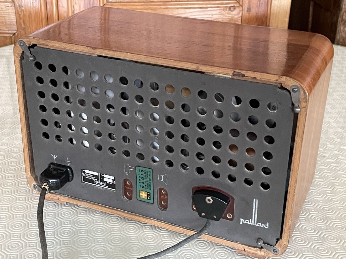 Paillard Radios: Schweiz kleinradio Paillard – Défectueux à Oftringen par Jradioman 5