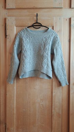 Warmer Pulli mit Zopfmuster, wirkt hellgrün/grau, Gr.S