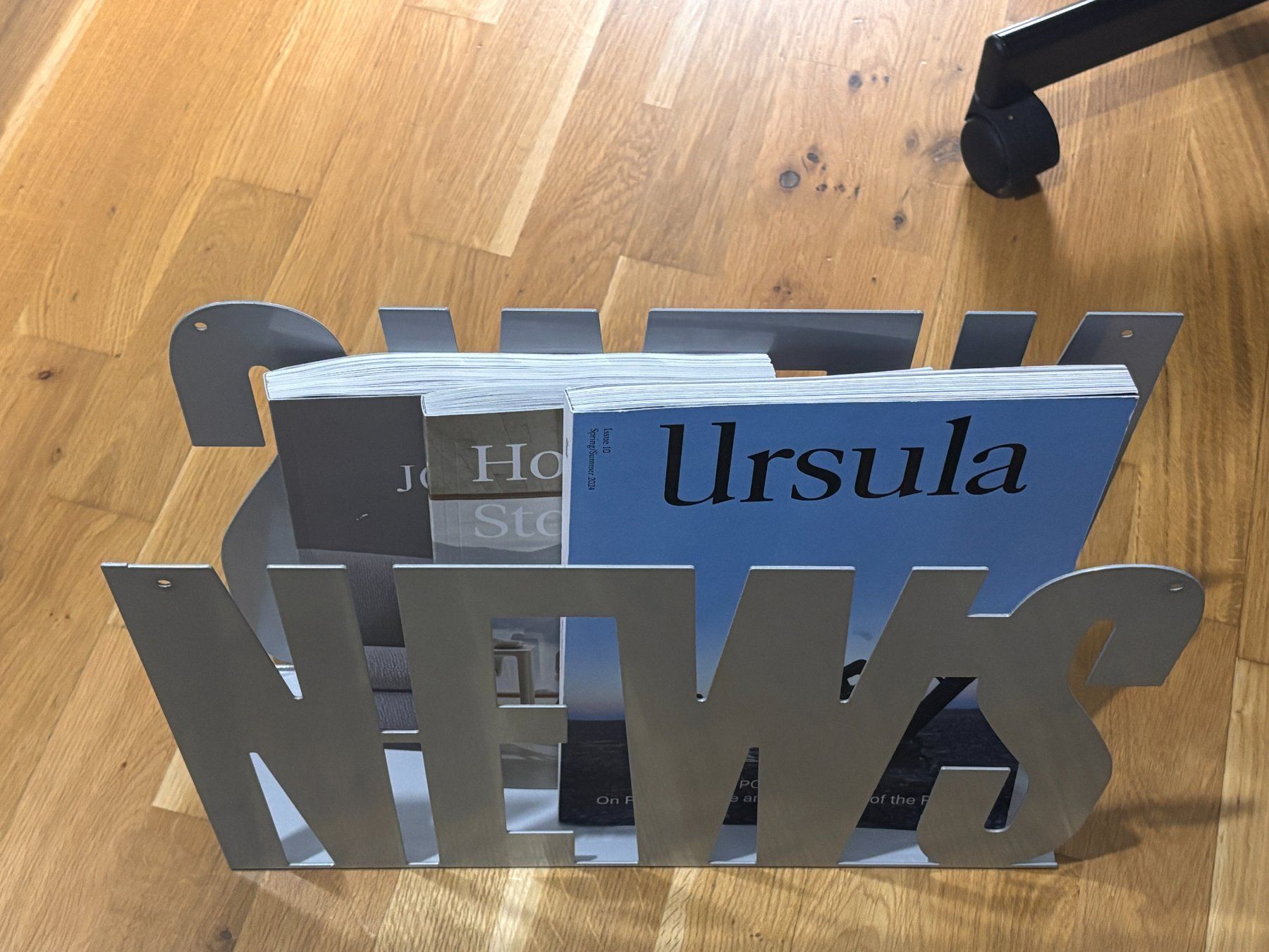 Altro per la casa: Zeitungsständer aus Metall "NEWS" – Usato da Binningen venduto da samorga21 4