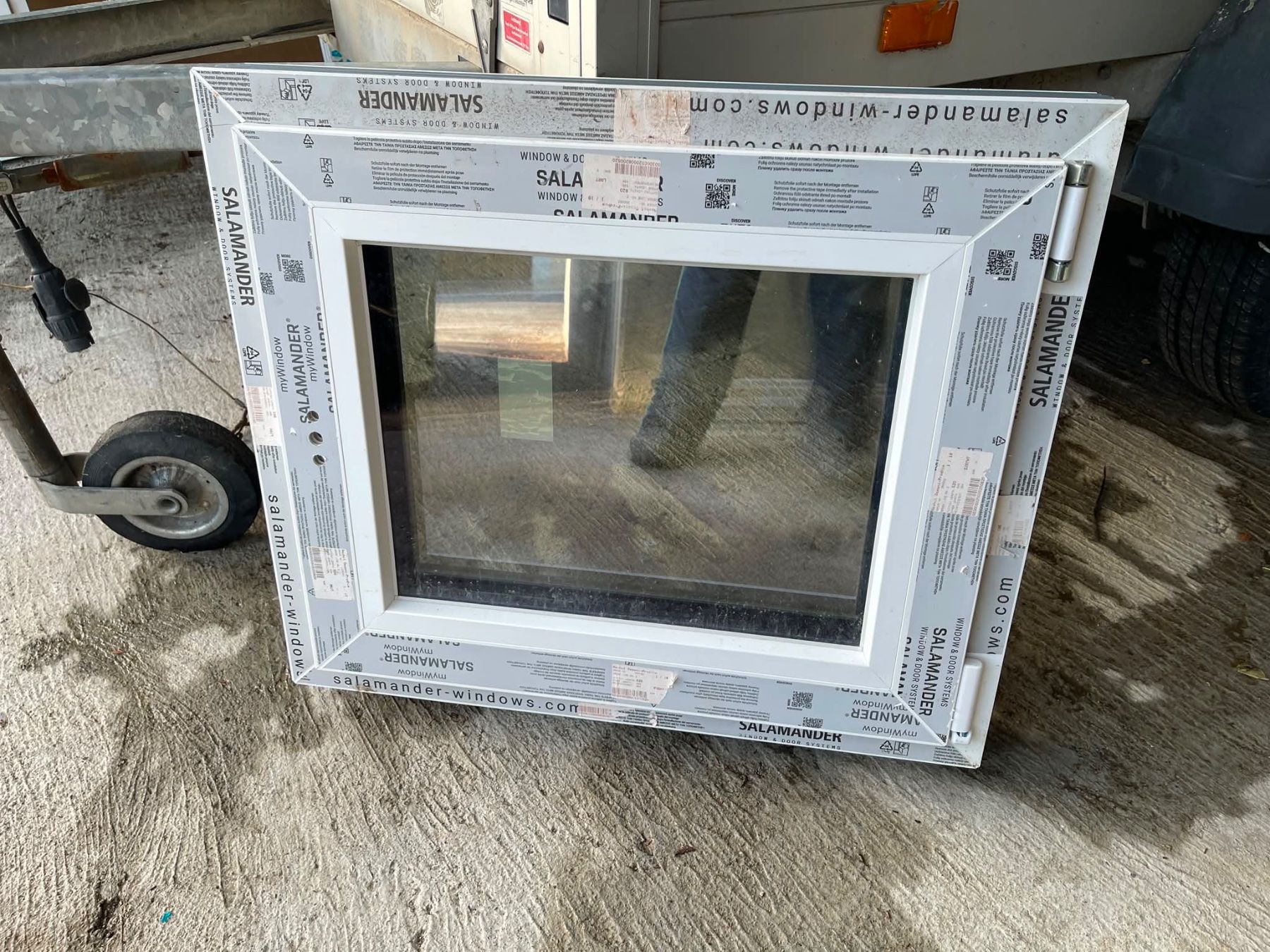 Finestre: Fenster Salamander, grau, 690x590 – Nuovo (secondo la descrizione) da Holderbank SO venduto da ann_lg6r 1