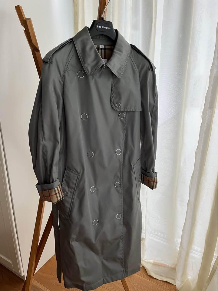 Burberry Giacche: Burberry Trench (new) – Nuovo e nell'imballaggio originale da Kilchberg ZH venduto da deedee3