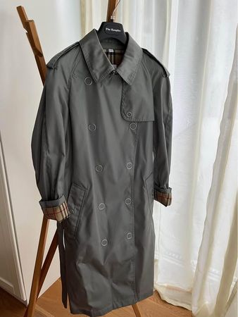 Burberry Trench (new)