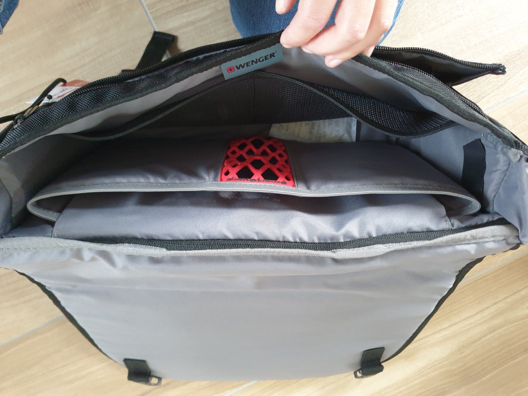 Valigie & Borse: Sacoche Wenger pour pc portable – Nuovo (secondo la descrizione) da Courfaivre venduto da LRolle 3