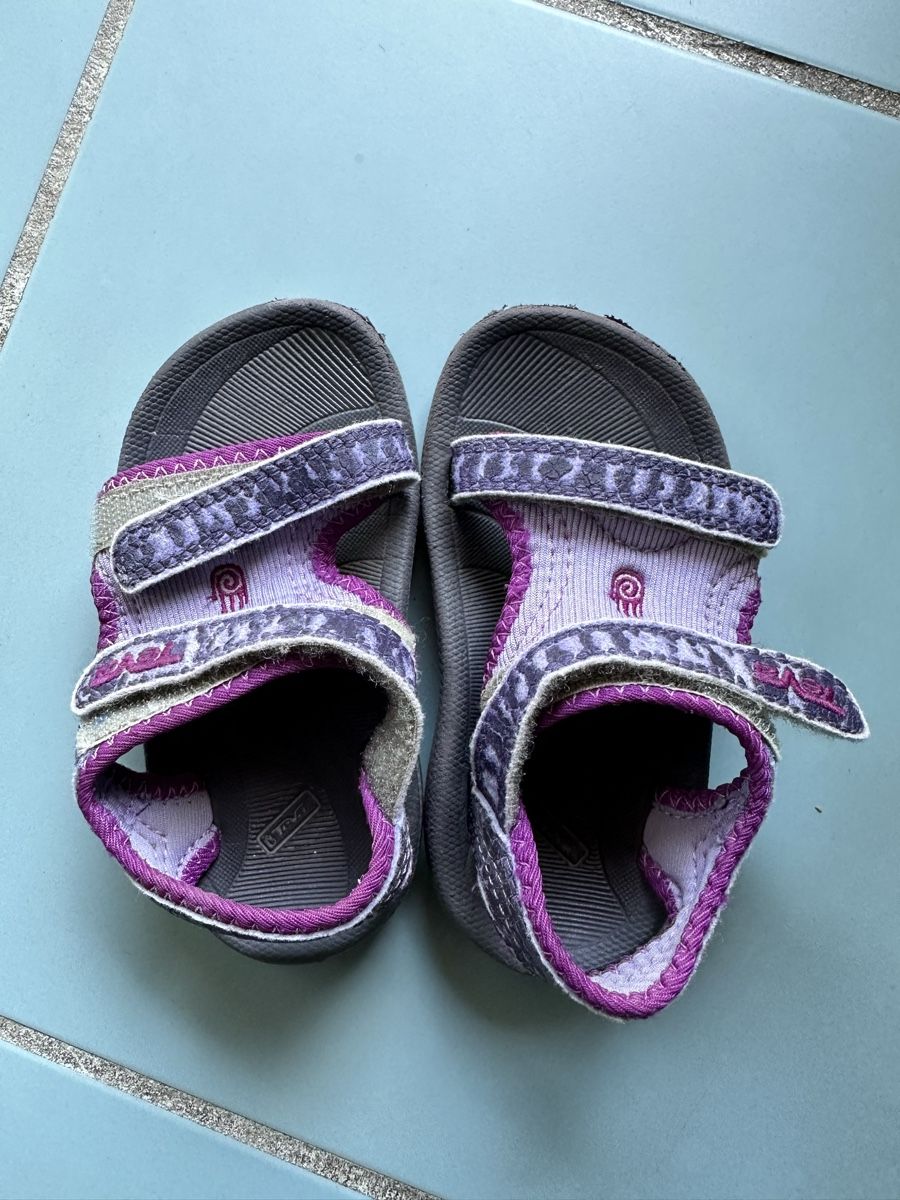 Teva Scarpe per ragazzi: Sandales TEVA 22/23 – Usato da Fribourg venduto da LaureG85