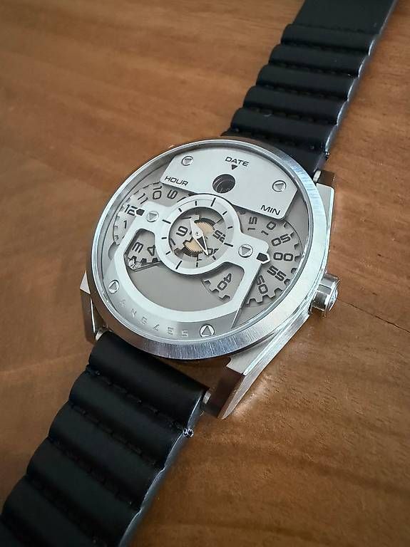 Orologi: Montre ANGLES DiscOne à heure sautante - Édition limitée – Nuovo e nell'imballaggio originale da La Tour-de-Peilz venduto da juju-juju