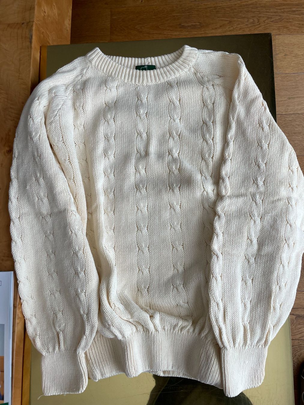 Maglioni & Felpe: Elegant knit sweater, cream. Size S. – Usato da Crans VD venduto da RM0709 1