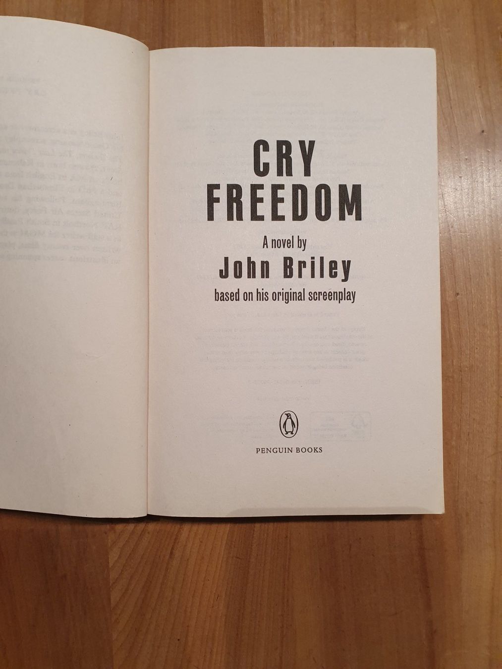 Libri: Cry Freedom von John Briley, englisch – Usato da Zofingen venduto da Wimbledon90 3