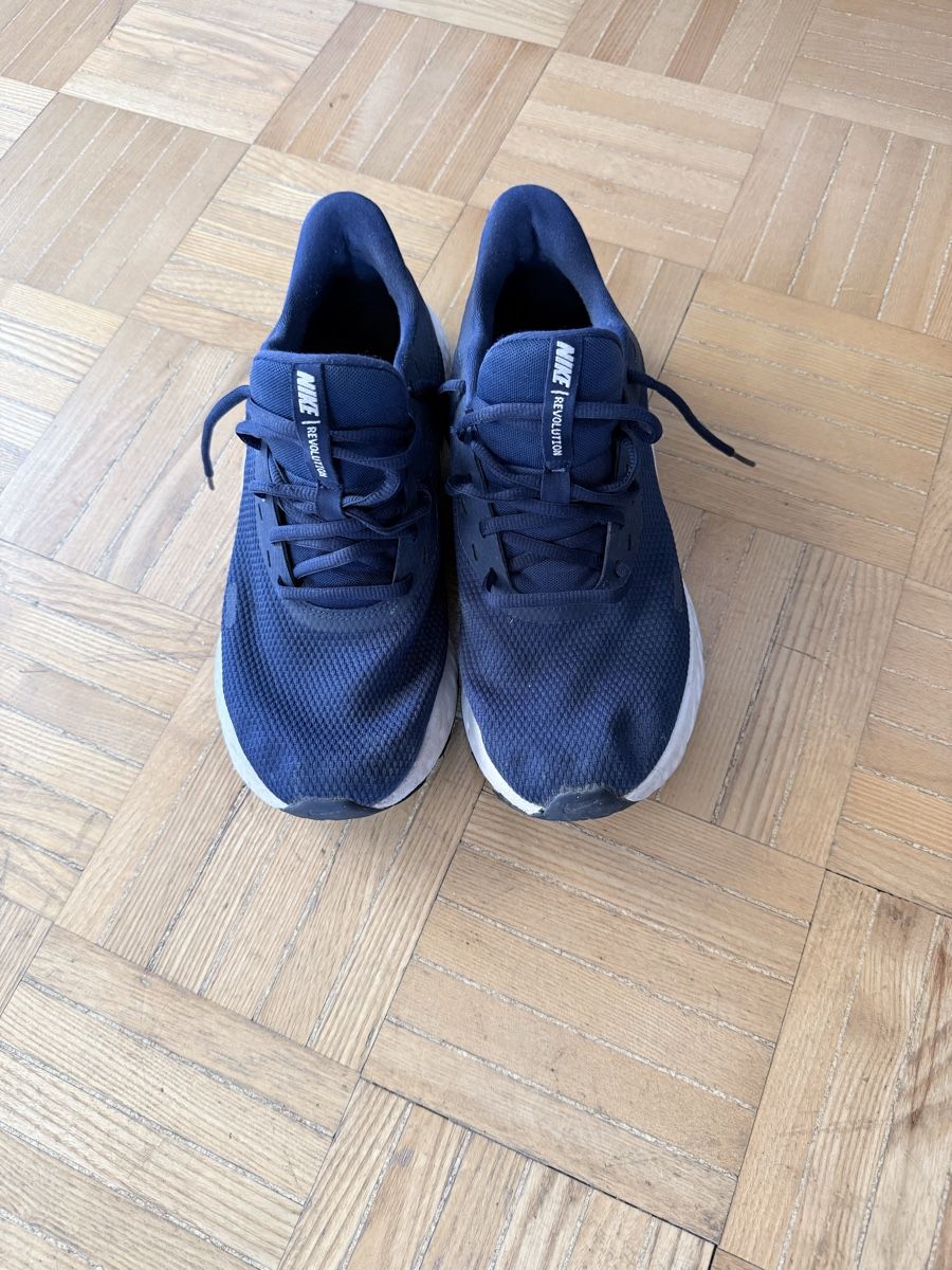 Nike Scarpe da uomo: Nike Revolution 5 gr43 – Usato da Schafisheim venduto da AargauReLoved 1