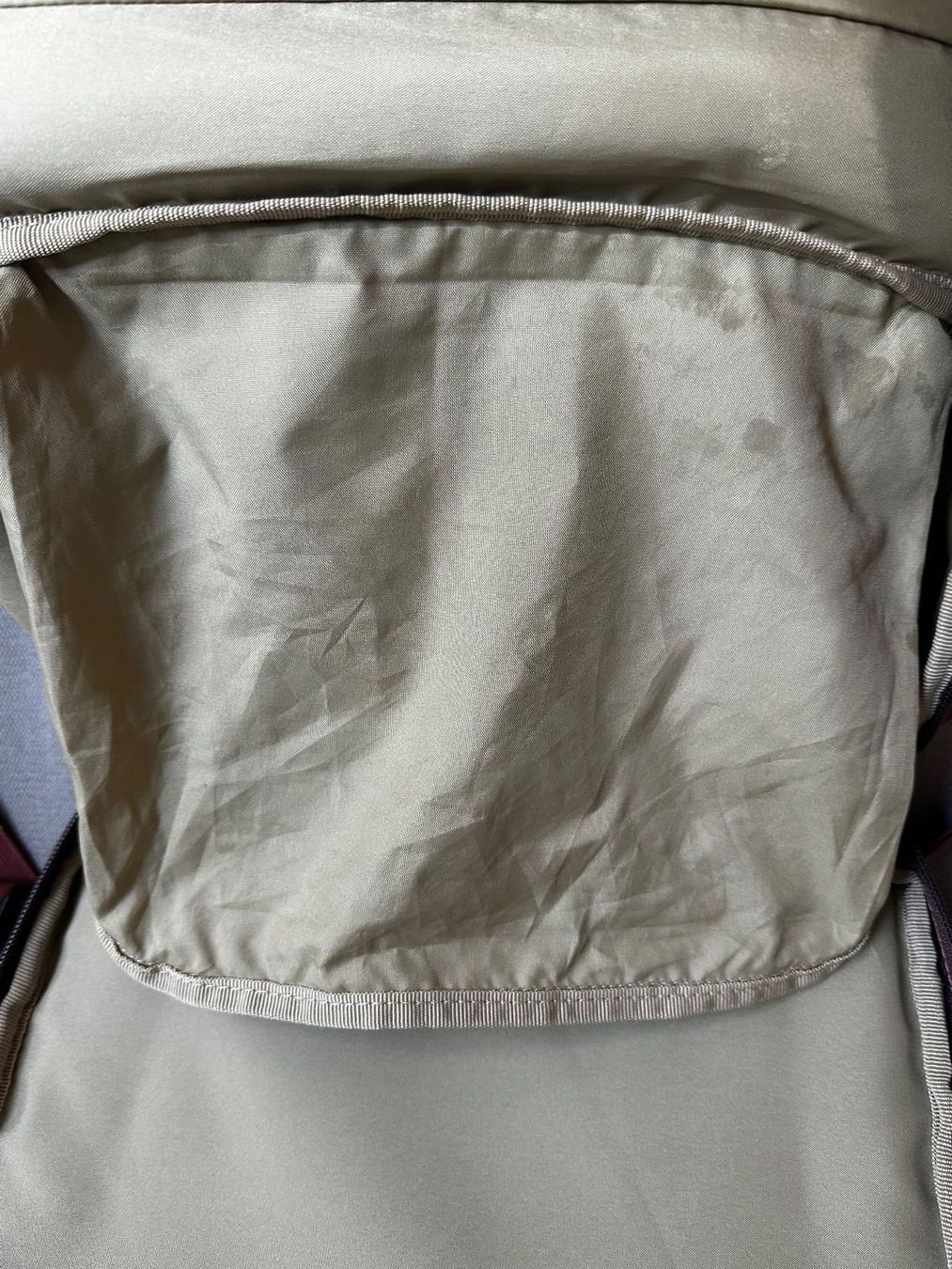 Deuter Zaini: Rucksack Deuter Utilion 34 + 5 in Raisin rot – Usato da Winterthur venduto da gumble_ch 8