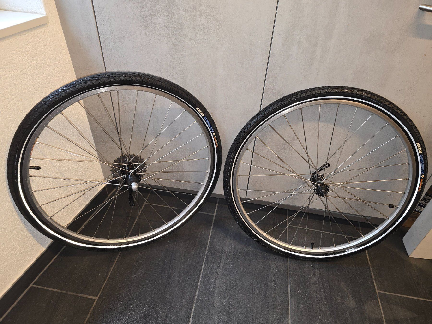 Maxxis Pneumatici & Ruote complete: Vorder- und Hinterrad 26" – Nuovo (secondo la descrizione) da Olten venduto da debussymusik