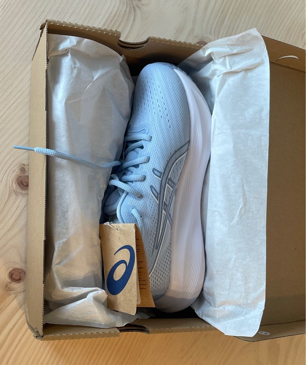 Asics Chaussures femmes: Rennschuh – Neuf avec emballage d'origine à S-chanf par ste_qy7r 1