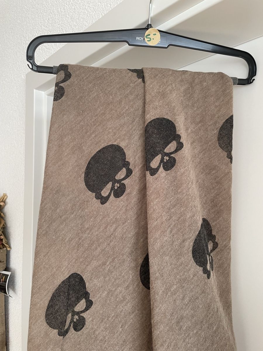 Foulard & Sciarpe: Écharpe skull – Usato da Pâquier-Montbarry venduto da mir_687p