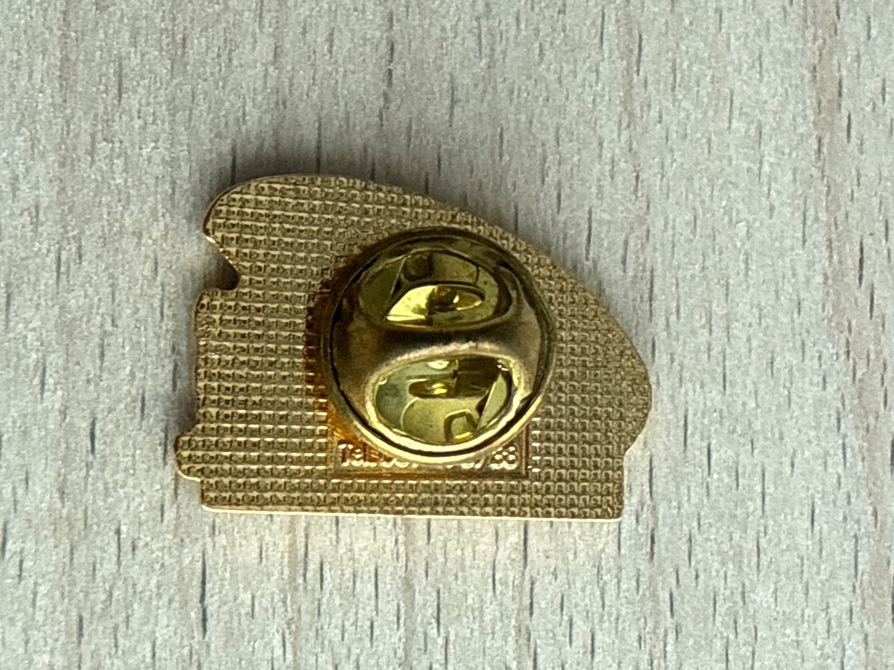 Plaketten & Abzeichen: Pin Gleitschirm – Gebraucht aus Glattbrugg von Schweigmatt 1