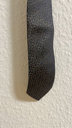 Elegante Herren Seidenkrawatte, dunkles Muster, Top Zustand!