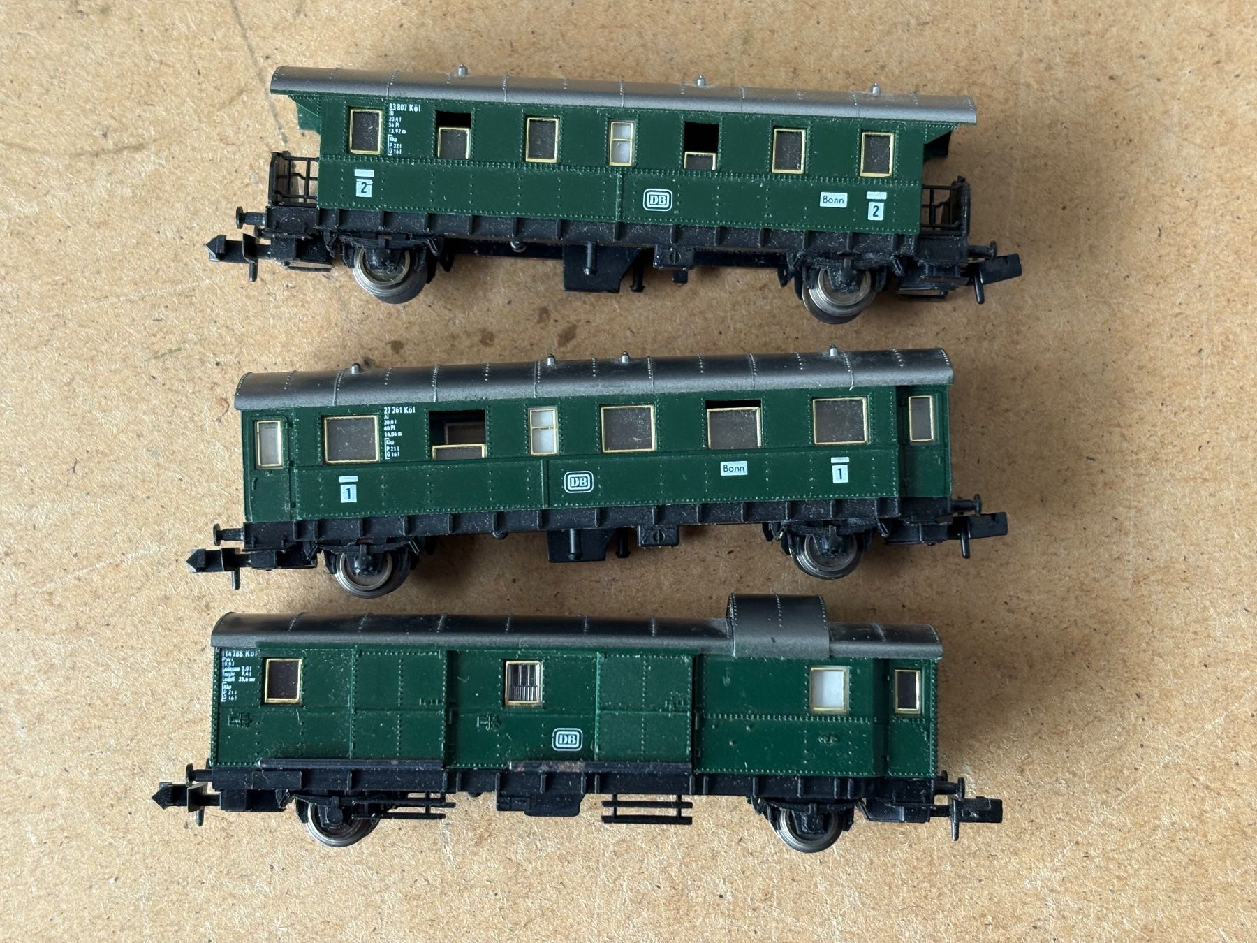 Fleischmann Modellini di ferrovie: 3x Fleischmann Personenwgen + Gepackwagen – Usato da Hauterive NE venduto da eriamch 3