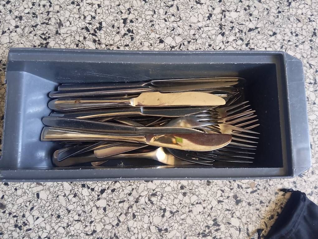 Couverts: 19 Gabeln ,11 Messer, gemischt – D'occasion à Basel par Petergunn 3