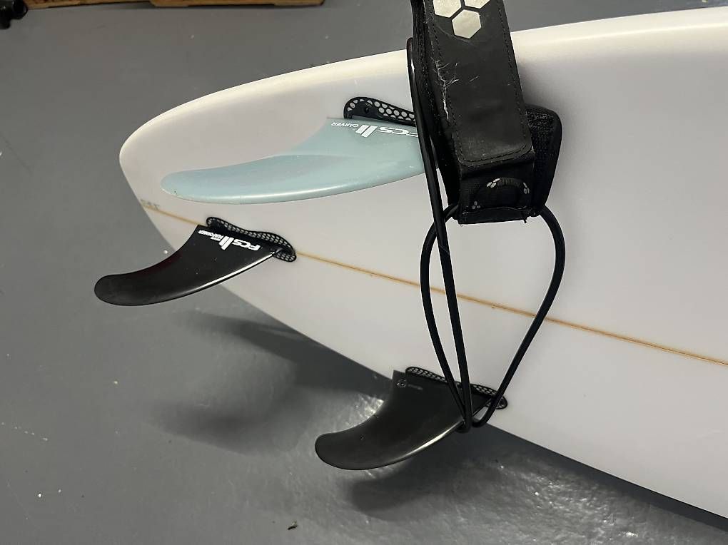 Tavole da surf e di nuoto: Surfbrett Black on White 2.10m – Usato da Brig venduto da xXx-Hallo-xXx 2