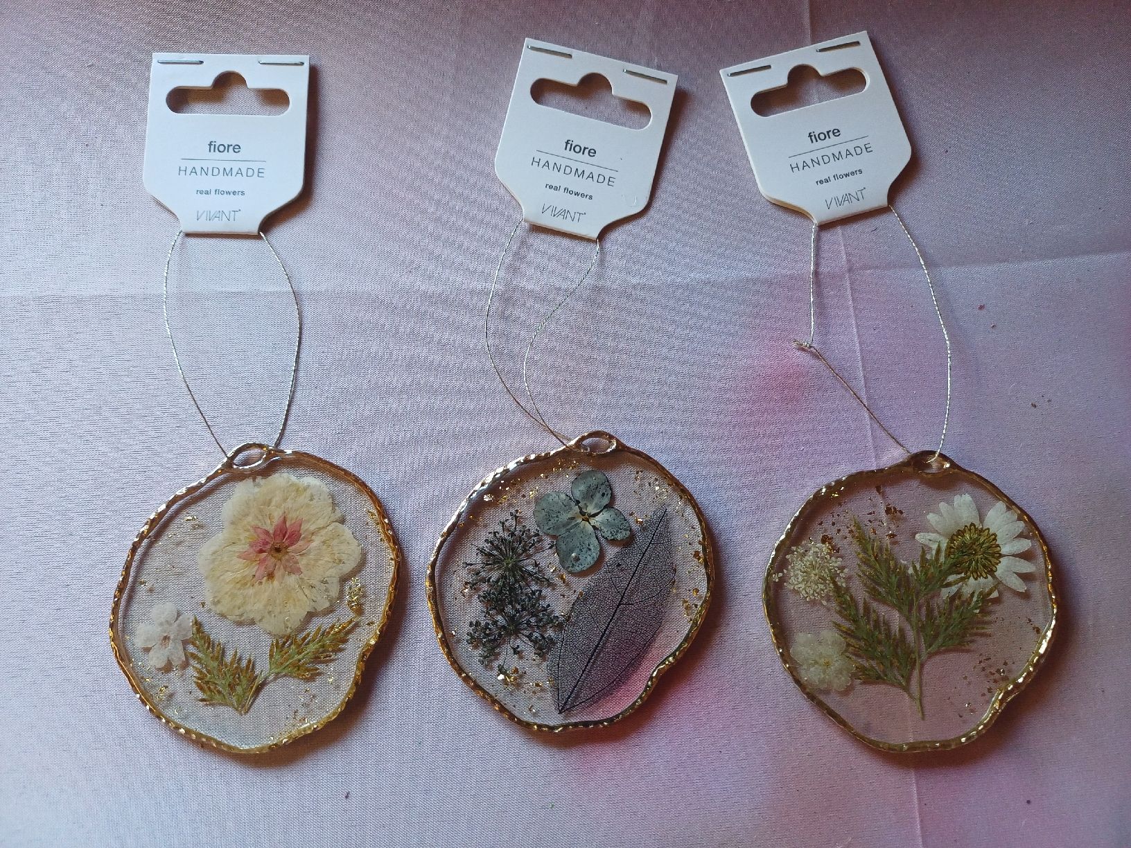 Tutte le decorazioni: neu; Handgemachte Ornamente mit echten Blumen 3er Set – Nuovo e nell'imballaggio originale da Nassen venduto da verrueckt