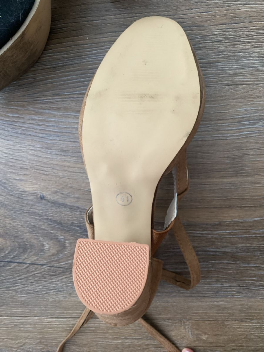 Damenschuhe: 2 Schnürrpumps Gr. 41 neuwertig – Gebraucht aus Wolfwil von Piccola87 2