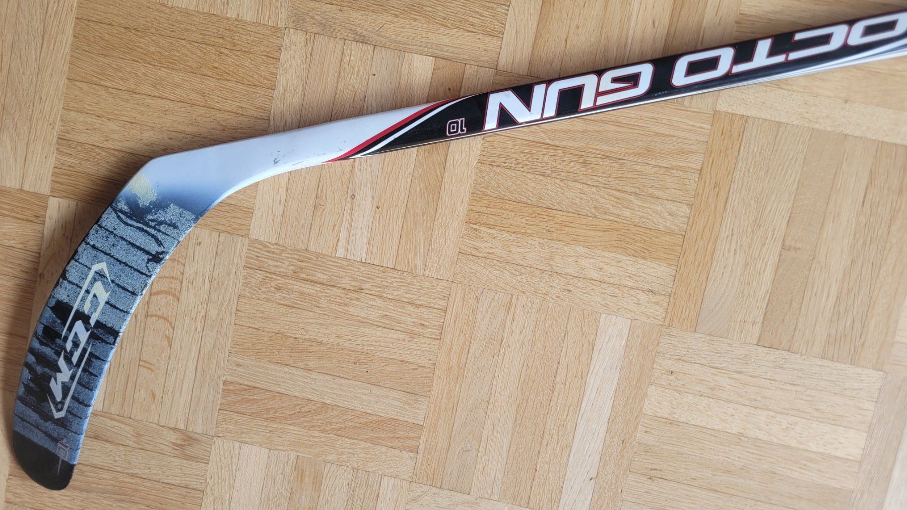 Ccm Crosses & Cannes: CCM Octo Gun Eishockeyschläger rechts Flex 85 – D'occasion à Zimmerwald par ab1Franken 5