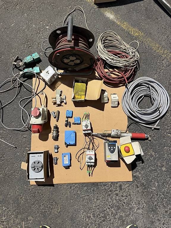 Schalter: Diverses Elektromaterial – Gebraucht aus Vaduz von Alexxo
