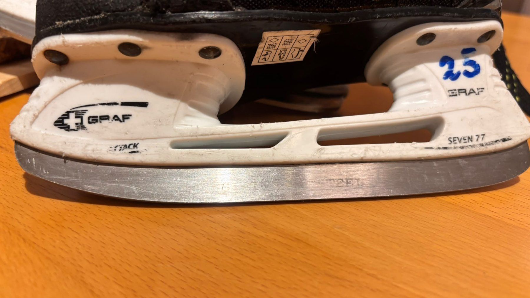 Graf Pattini da ghiaccio: Patins a glace Graf T. 25 – Usato da Crans VS venduto da cht_9s2k 4