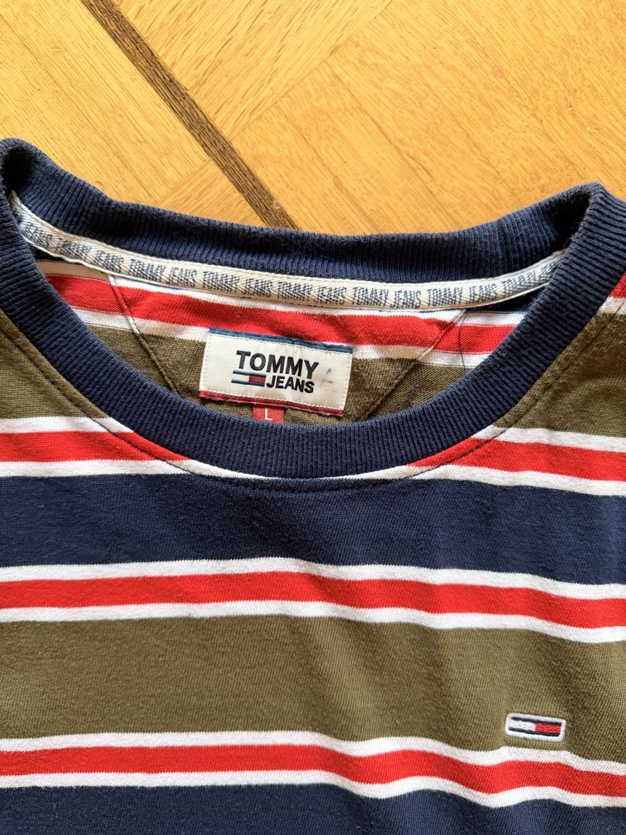 Tommy Hilfiger T-shirts: Tommy Hilfiger Tshirt – D'occasion à Unterentfelden par ame_tf2n 1