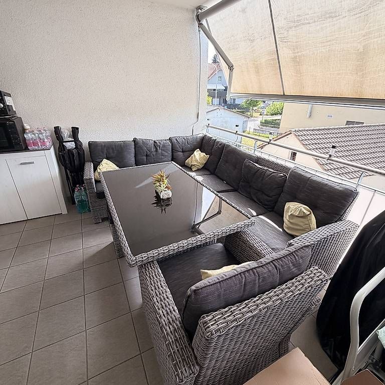 Set di tavolo e panche: Lounge Gartenset / Sitzgruppe Rattan mit Tisch  – Usato da Menziken venduto da afr_75mt 1