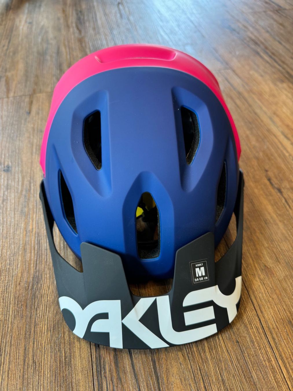 Oakley Caschi: Oakley DRT5 Mips Helm NEU Gr. M – Nuovo e nell'imballaggio originale da Hochdorf venduto da TreeLeeHochdorf
