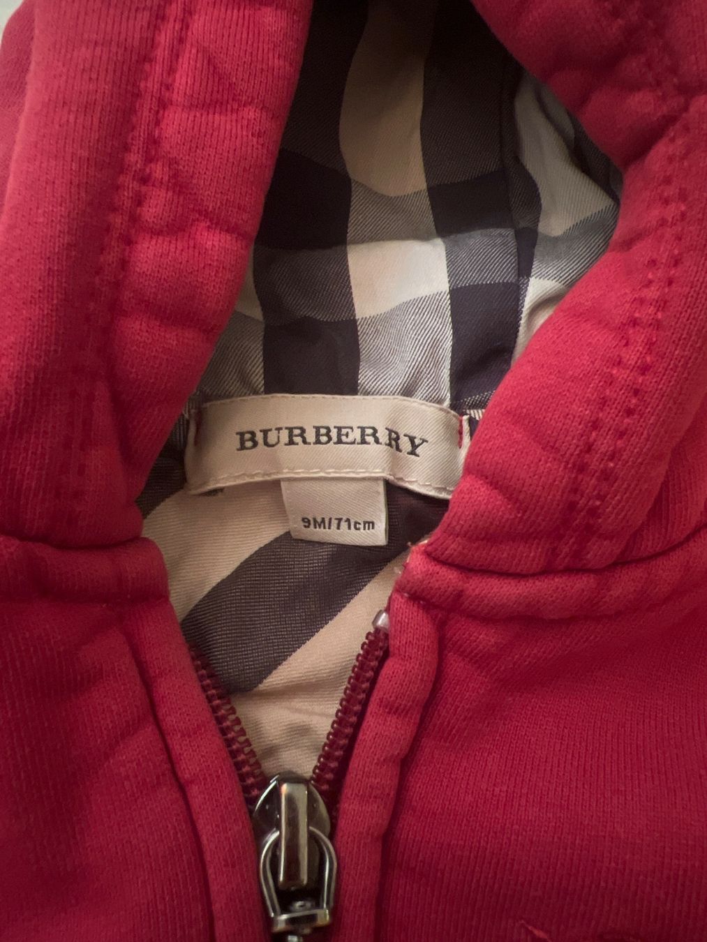 Burberry Giacche & Cappotti: Sweat Burberry rouge taille 9 mois – Nuovo (secondo la descrizione) da Lausanne venduto da Flo1006 2