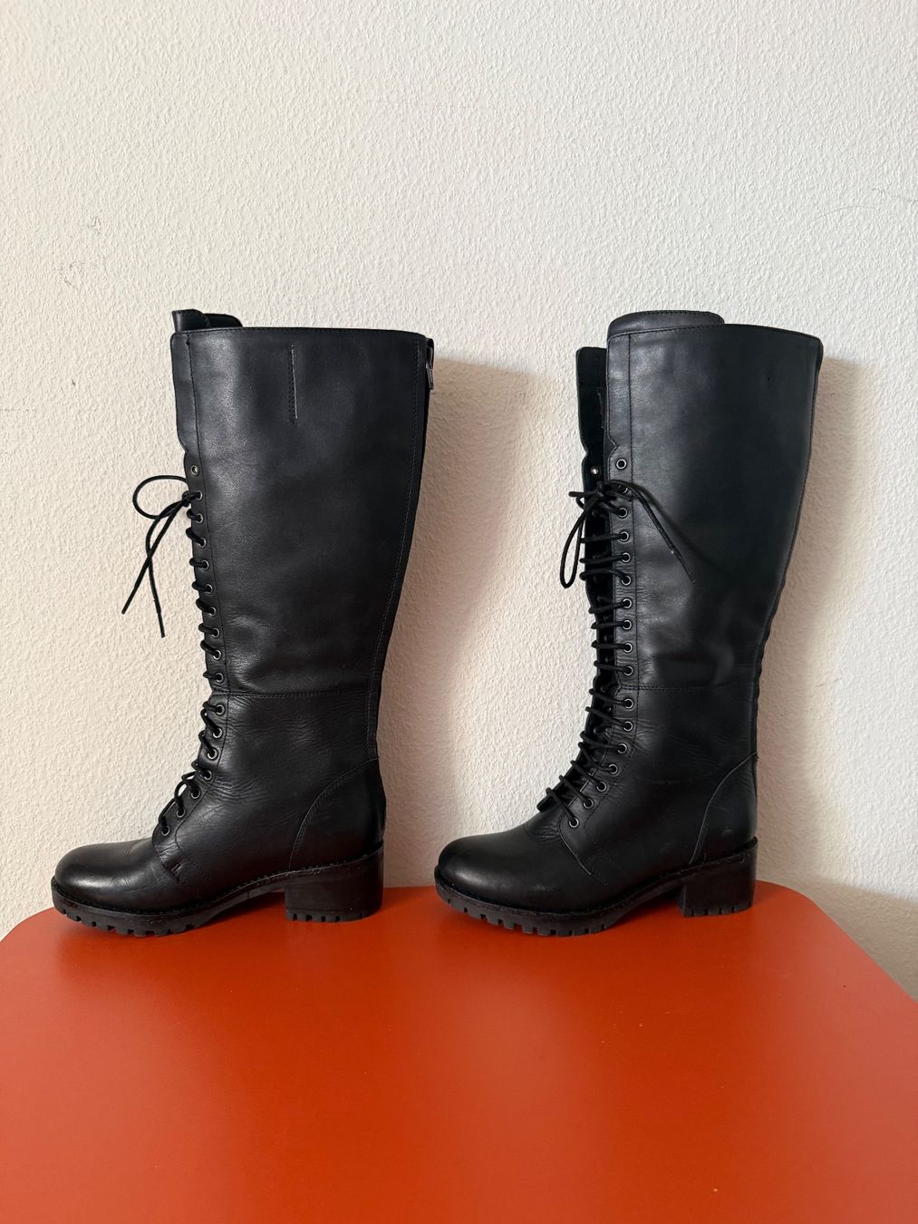 Manor Chaussures femmes: Botte en cuire – Neuf (Voir description) à Lausanne par Ruche_ 1