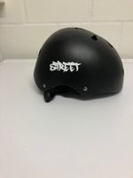 Stylischer Street Helm, Schwarz Grösse S