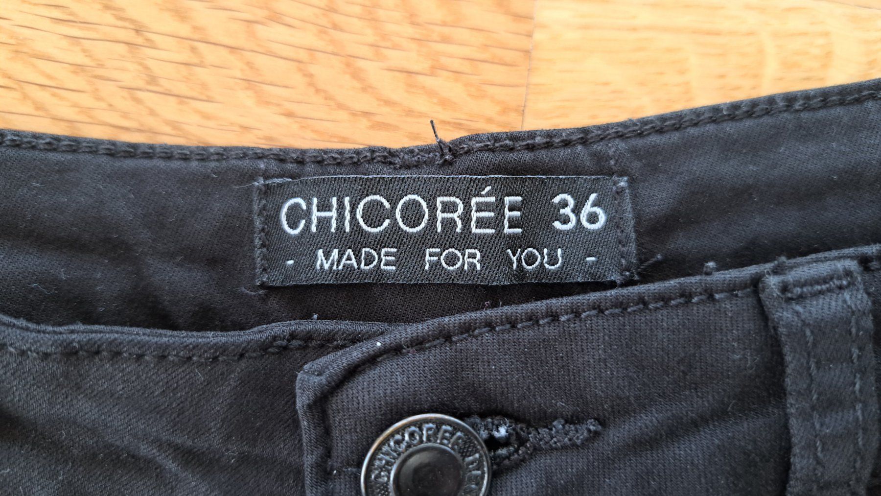 Jeans: Schwarze Jeans von Chicorée / Gr. 36 – Neu (gemäss Beschreibung) aus Luzern von Salemanlu 2