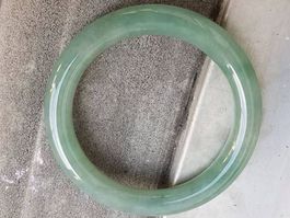 Armreif aus Jadeite-Jade Typ A