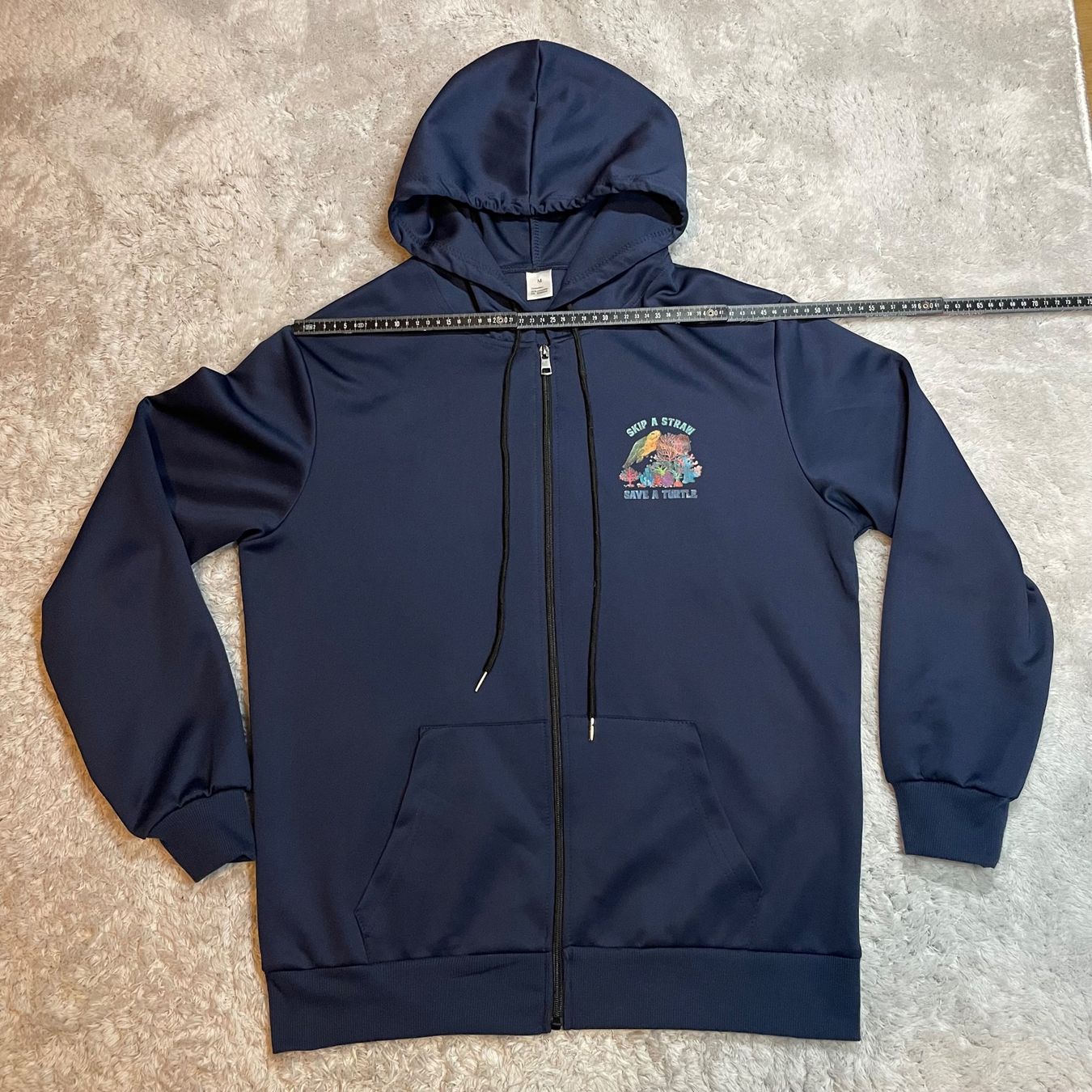Maglioni & Felpe: Skip a Straw Save a Turtle Zip Hoodie Blau Gr. M – Usato da Bubikon venduto da SwissSecondLife 3