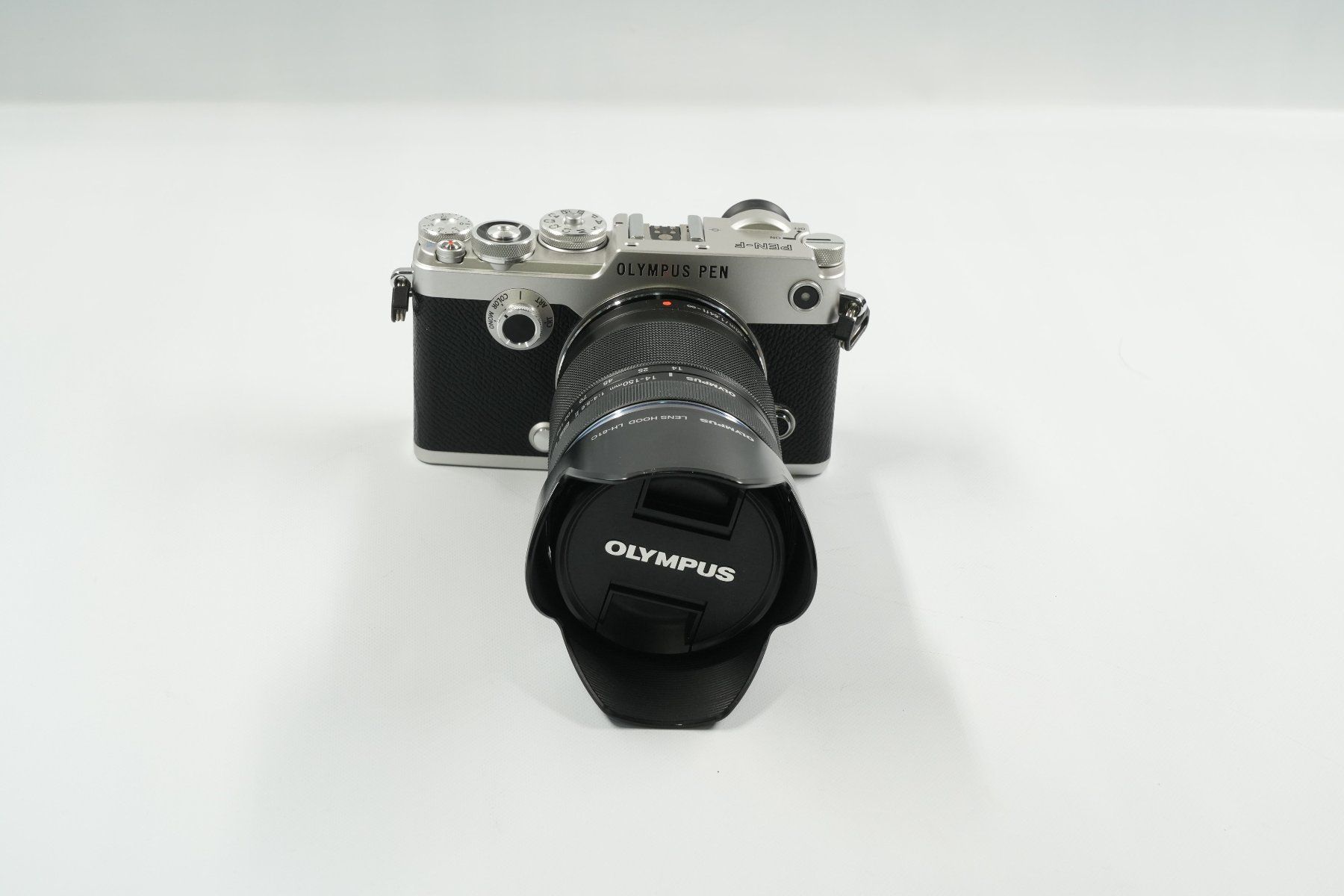 Olympus Fotocamera: Olympus PEN-F Kamera mit Objektiv 14-150mm – Usato da Galgenen venduto da Fmg 4