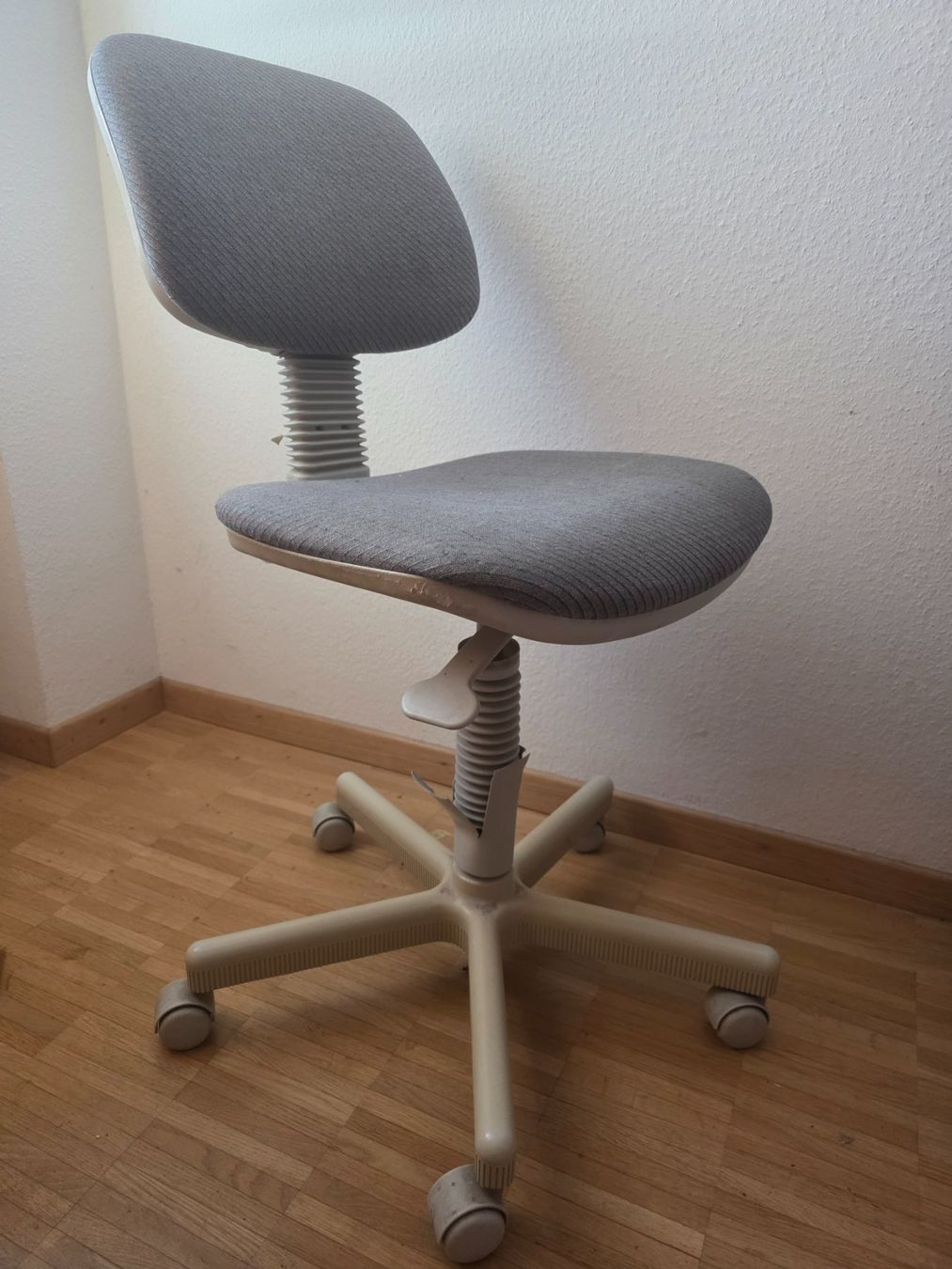 Sedie: Kostenloser Bürostuhl – Usato da Nürensdorf venduto da arm_9nzr