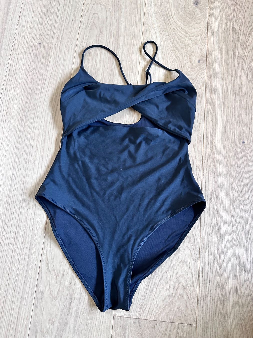 H&M Badekleider & Bikinis: H&M Badekleider (Set) – Neu (gemäss Beschreibung) aus Küssnacht am Rigi von annine.l. 4