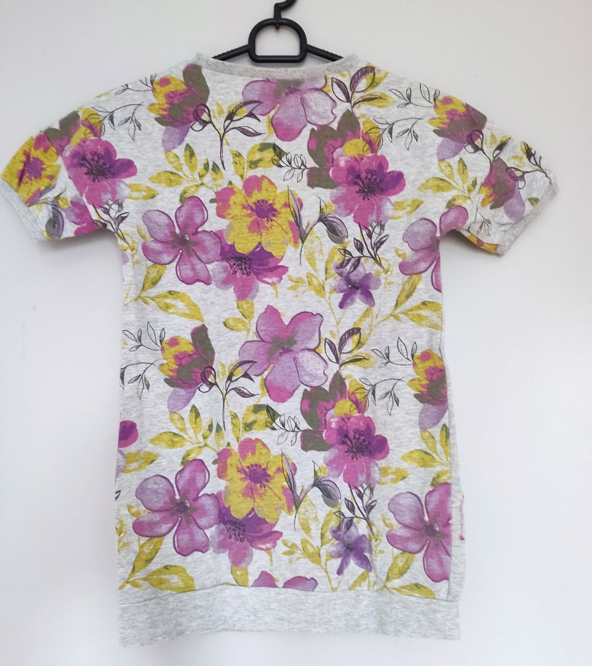 Camicette, T-shirt & Top: T-Shirt Mädchen Gr. 122 – Usato da Biel/Bienne venduto da AnikaNah 1