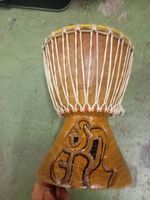 Handtrommel Djembe afrikanisch Holz mit Schnitzerei neu